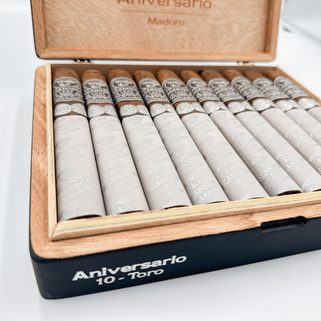 Aganorsa Leaf:  Aniversario Maduro